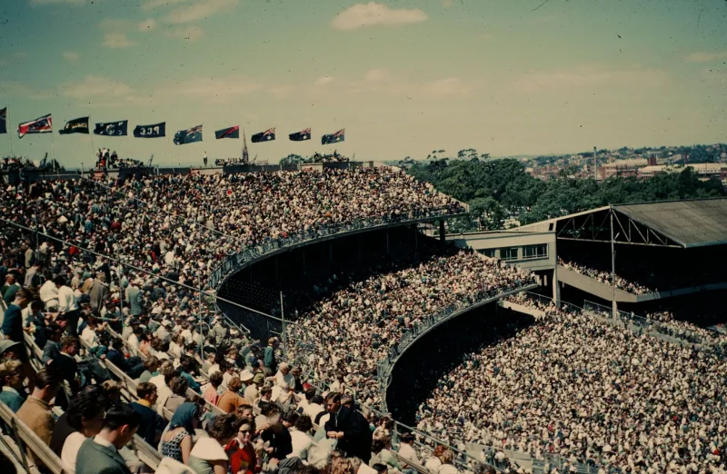 Summer on Fire: Why In-Play Betting Hits Different When the Aussie Sports Calendar Goes Ballistic